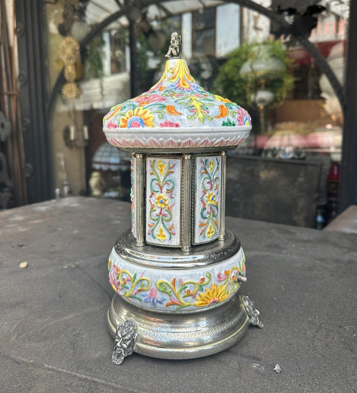 Reuge Musical Carousel, Vintage Cigar, Cigarette or Lipstick Ride