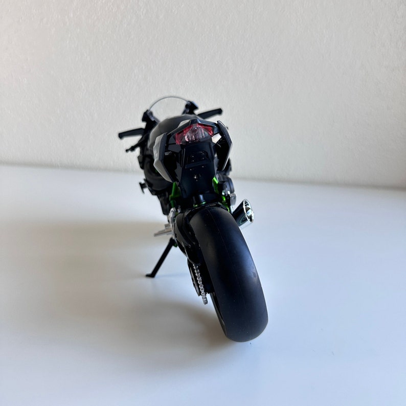 🏍Alloy Racing Motorcycle Bootable Motorbike Smoking Exhaust, Alloy Diecasts Gifts for boys/Gift for car/Bike lovers Collectionv