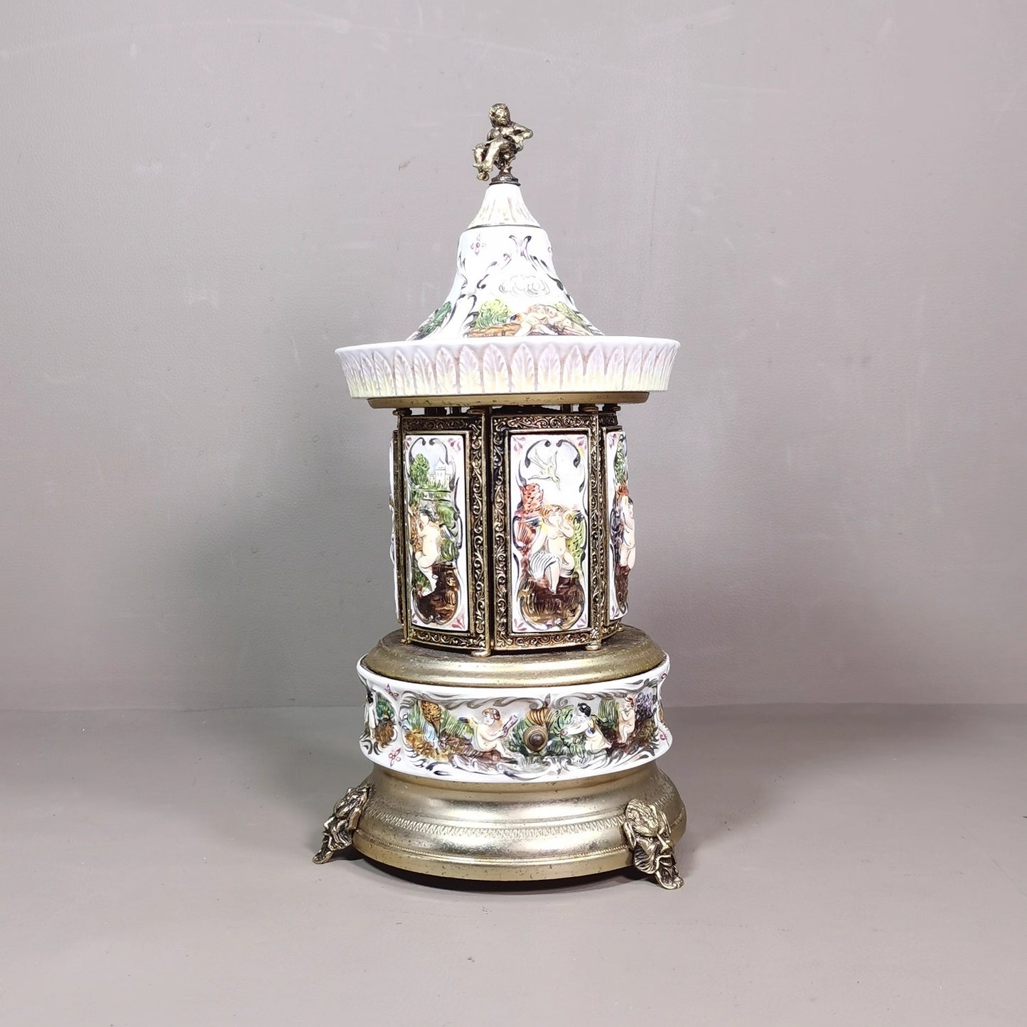 Reuge Musical Carousel, Vintage Cigar, Cigarette or Lipstick Ride