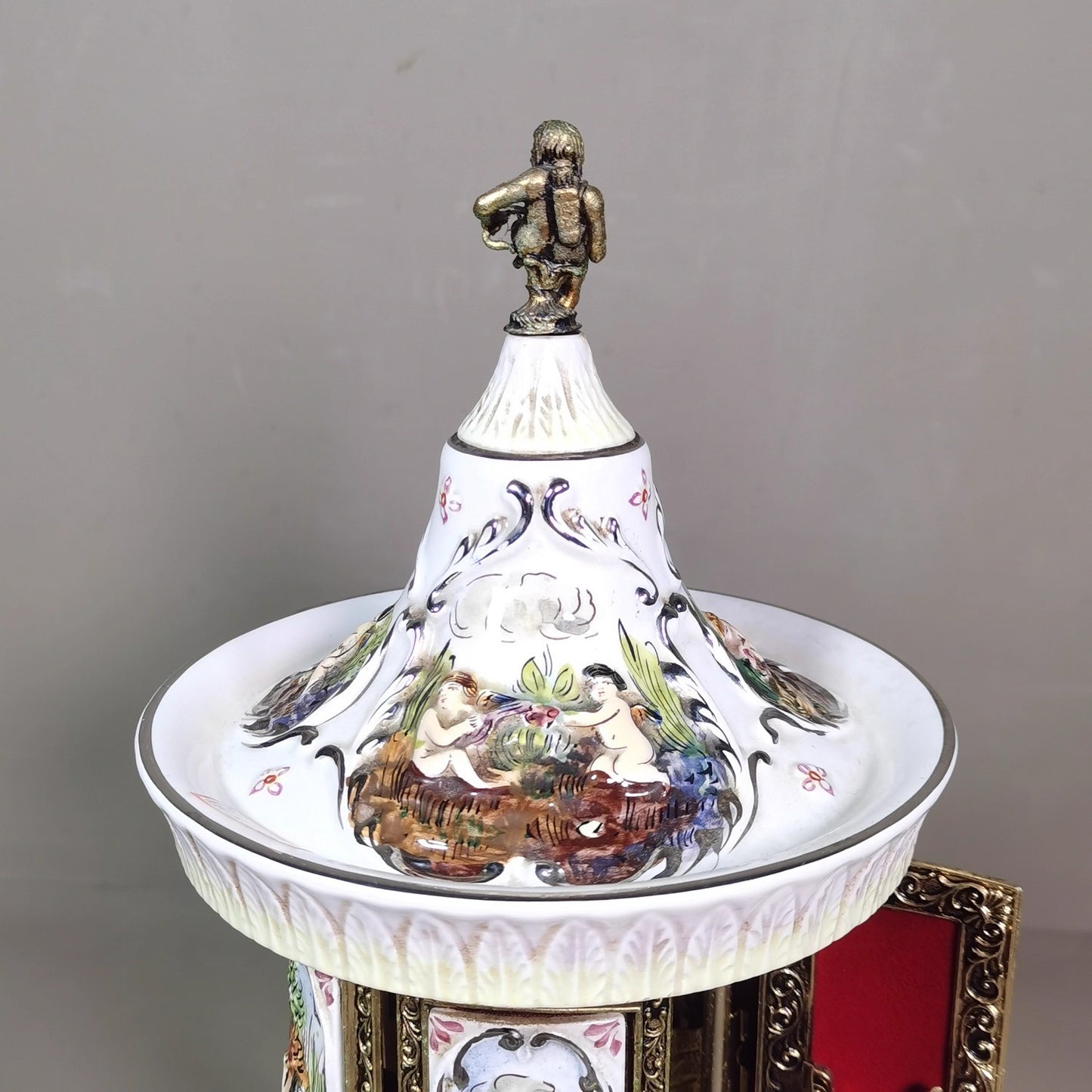 Reuge Musical Carousel, Vintage Cigar, Cigarette or Lipstick Ride